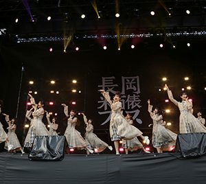 日向坂46、3年越し“米フェス”登場！「月と星が踊るMidnight」ほかヒットナンバーでファンを魅了