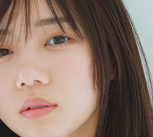 日向坂46齊藤京子、かわいらしさに加え大人な表情も！表紙＆巻頭を飾る