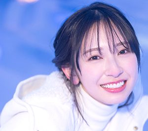 日向坂46金村美玖1st写真集『羅針盤』より“氷の教会”での新カット解禁「神聖な気持ち」「貴重な体験」