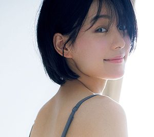 ドンブラザーズでも話題の新田桃子、初水着&ランジェリーグラビア…デジタル写真集も配信