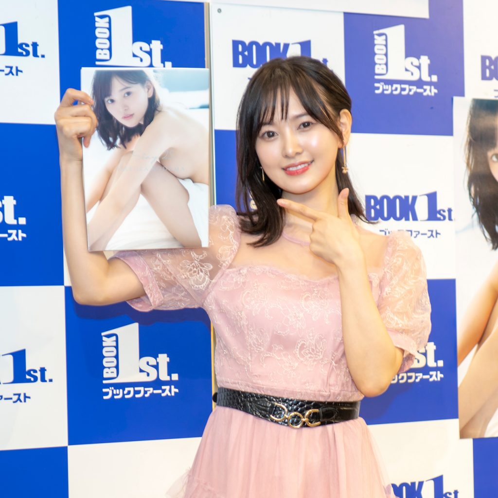 兒玉遥写真集「Stay 25」(ワニブックス)取材会より