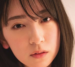 日向坂46金村美玖、透明感あふれるランジェリー姿を披露！1st写真集「羅針盤」明日12月20日発売