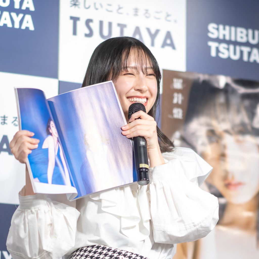 日向坂46金村美玖1st写真集「羅針盤」発売記念取材会より