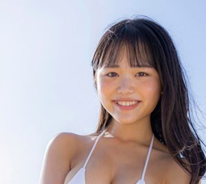 グラビアアイドル鈴木優愛、健康的なしなやかボディーを披露