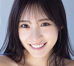 横野すみれ、圧倒的美ボディーを披露！表紙＆巻頭を飾る