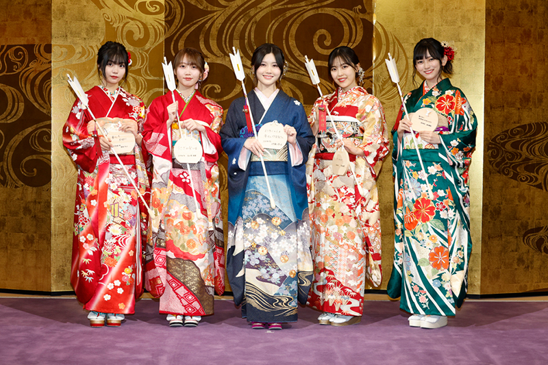 乃木坂46新成人式に出席した中西アルノ、矢久保美緒、伊藤理々杏、柴田柚菜、池田瑛紗