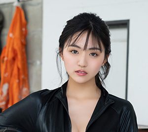 グラビアアイドル豊田ルナ、はち切れんばかりのライダースーツ姿を披露