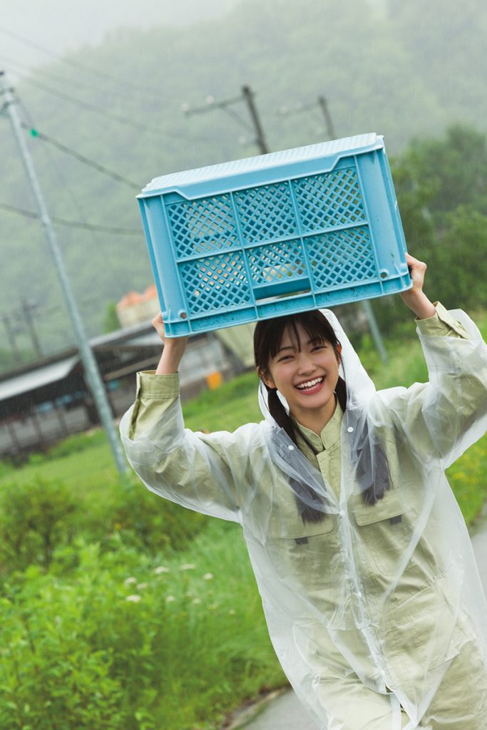 「櫻坂46大園玲1st写真集　半分光、半分影」より