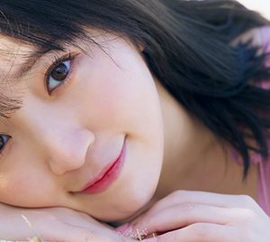 人気声優・豊田萌絵、貴重な水着グラビアショット披露