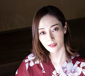 グラビア復帰の池田夏希、大人の色香全開で誘惑！スレンダースタイルを披露