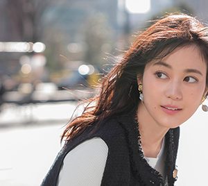 生田絵梨花「旅」をテーマに日々楽しむ姿を表現、春の新作コレクション公開