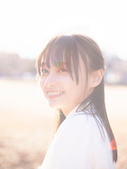 日向坂46 影山優佳1st写真集「タイトル未定」