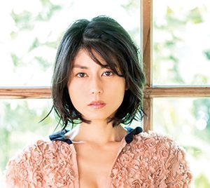 “再現ドラマの女王”芳野友美、大人の魅力あふれる3年ぶりのDVDリリース