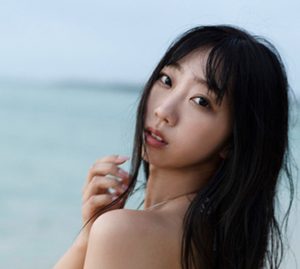 元NMB48肥川彩愛、大人の魅力あふれるスレンダースタイルを披露