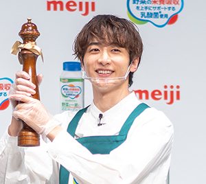 小関裕太、特製サンド作りに挑戦…“ペッパーミル”やり過ぎも絶妙な仕上がりに