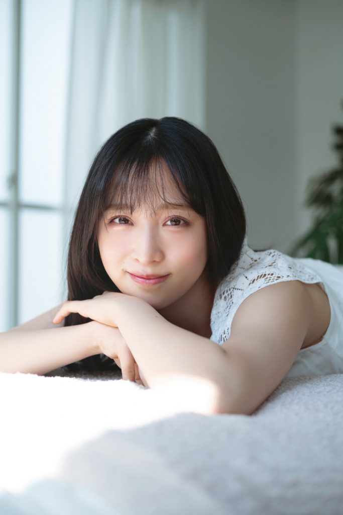 「BUBKA5月号」に登場しているAKB48・小栗有以