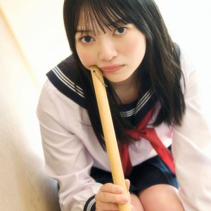 “手羽セン”佐山すずかの写真集発売決定！制服からスクール水着、ランジェリー姿まで圧倒的美ボディーを披露