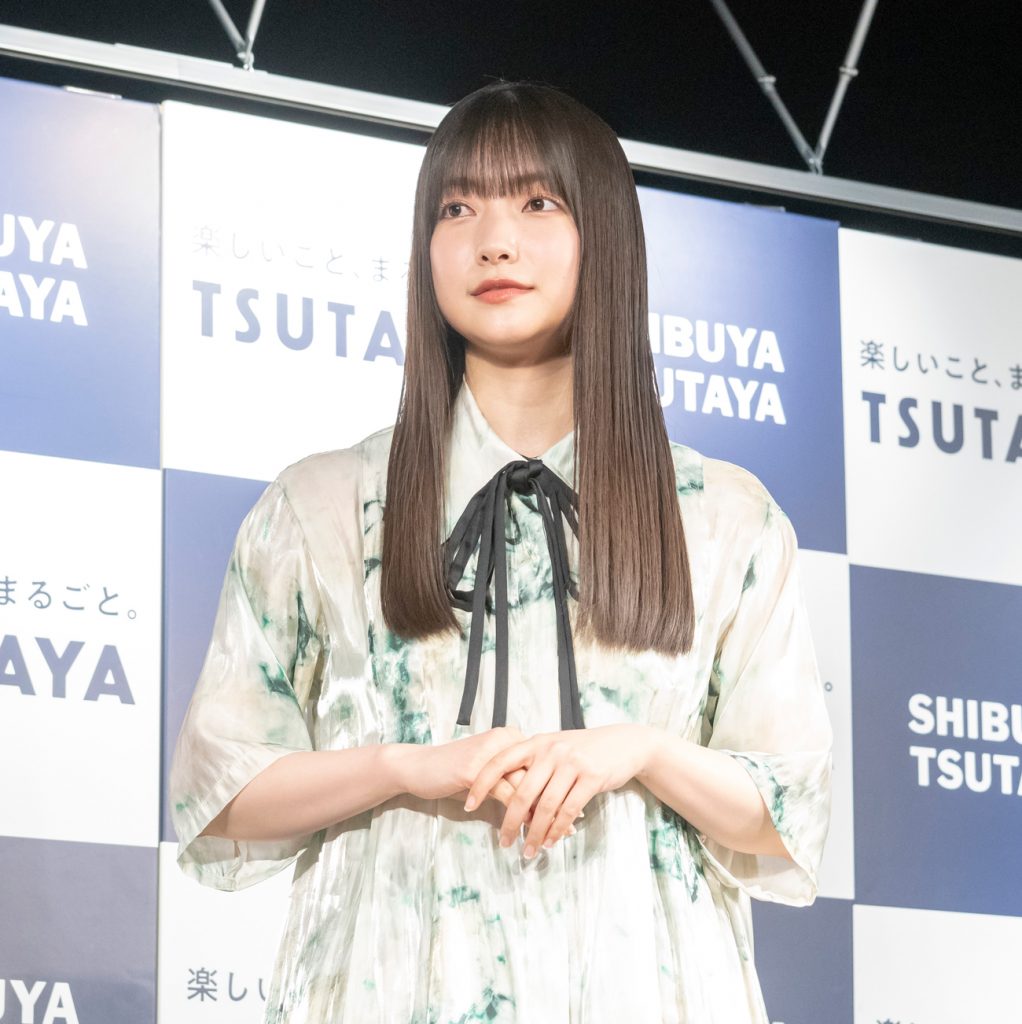 櫻坂46・大園玲が「1st写真集　半分光、半分影」(光文社)発売記念お披露目会見に出席