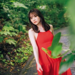 乃木坂46田村真佑1st写真集より色鮮やかなドレス姿の新カット解禁