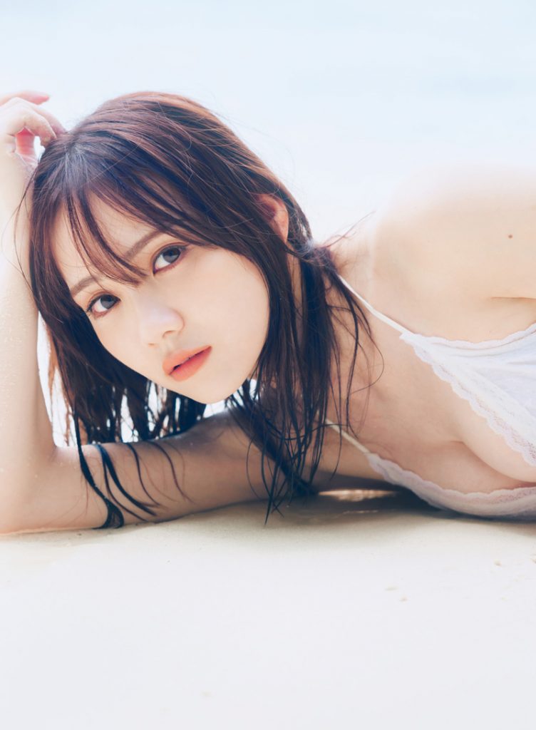 乃木坂46田村真佑1st写真集「恋に落ちた瞬間」より