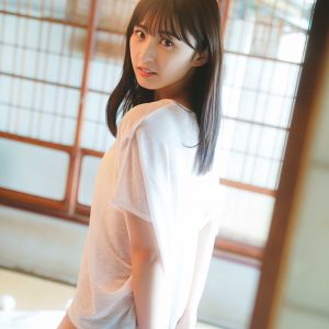 元HKT48松本日向、完全新作撮り下ろしグラビア…裏表紙も飾る