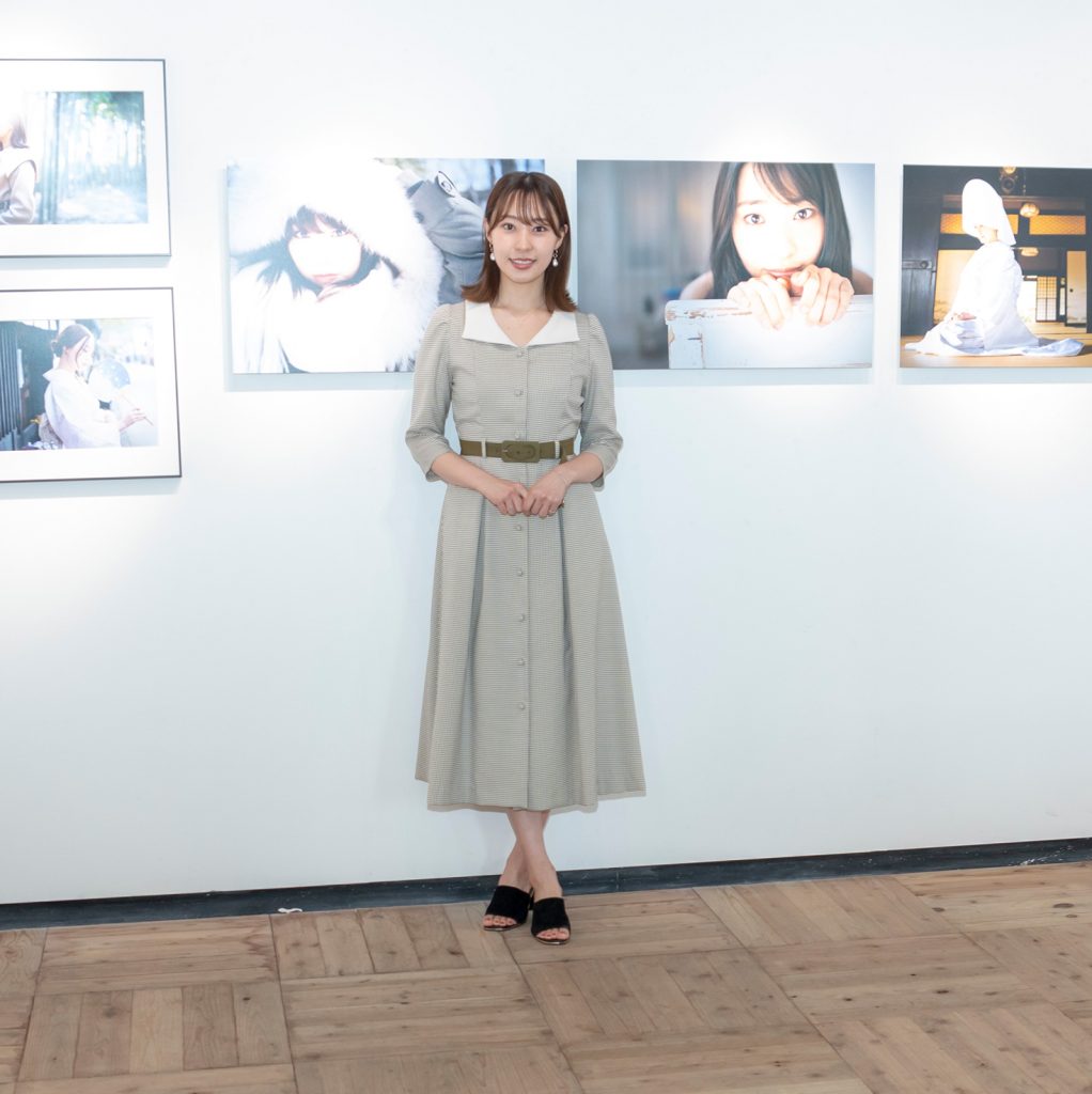 写真展『「記憶」の肖像』取材会に出席した藤江れいな