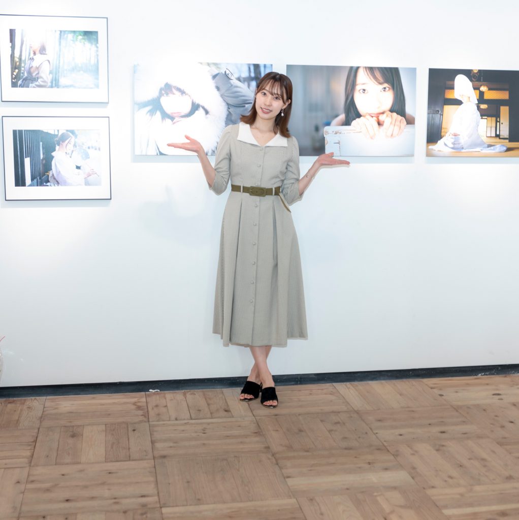 写真展『「記憶」の肖像』取材会に出席した藤江れいな