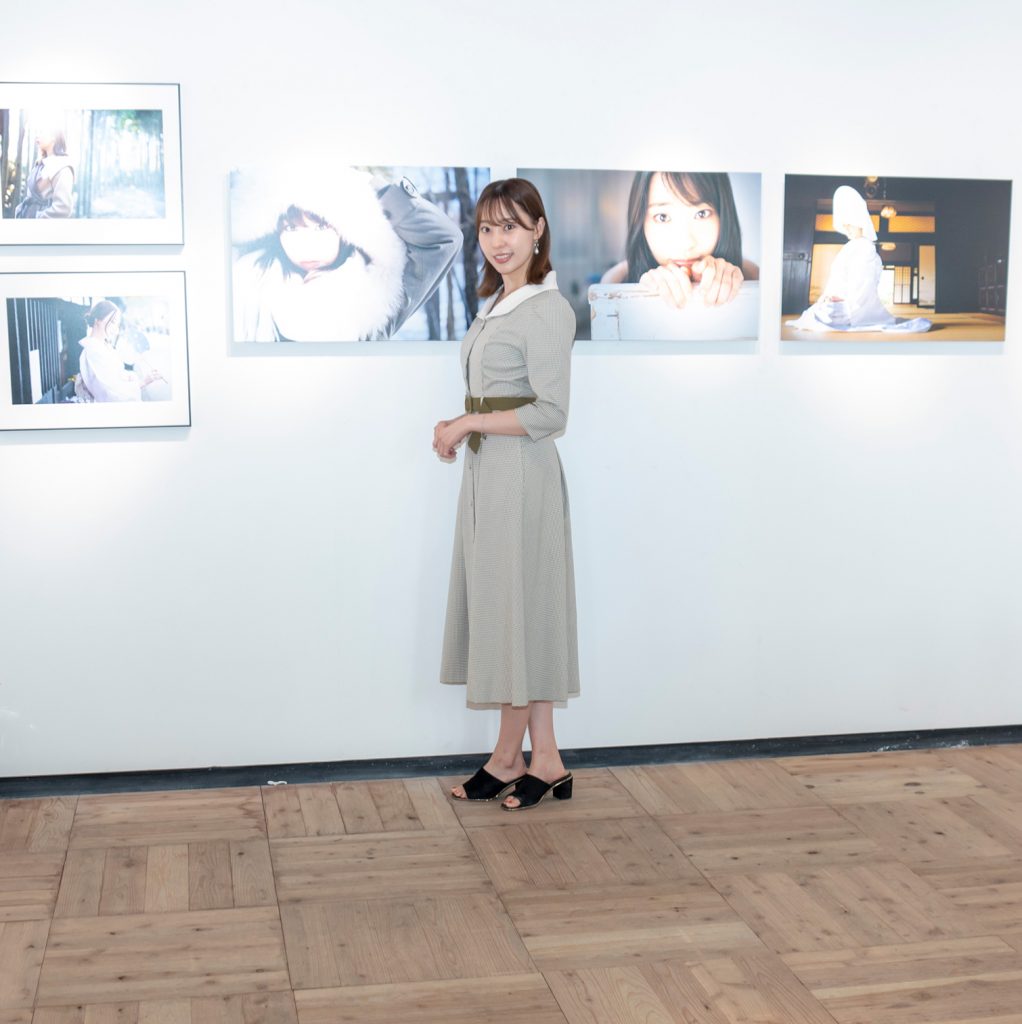 写真展『「記憶」の肖像』取材会に出席した藤江れいな