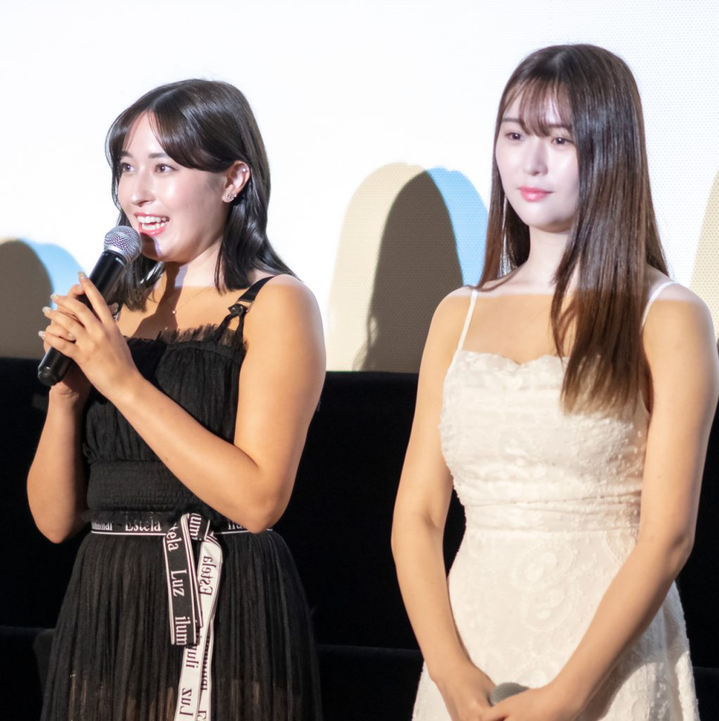 映画「夢叶えるサウナ」完成披露イベントに出席した平田梨奈、宮瀬なこ