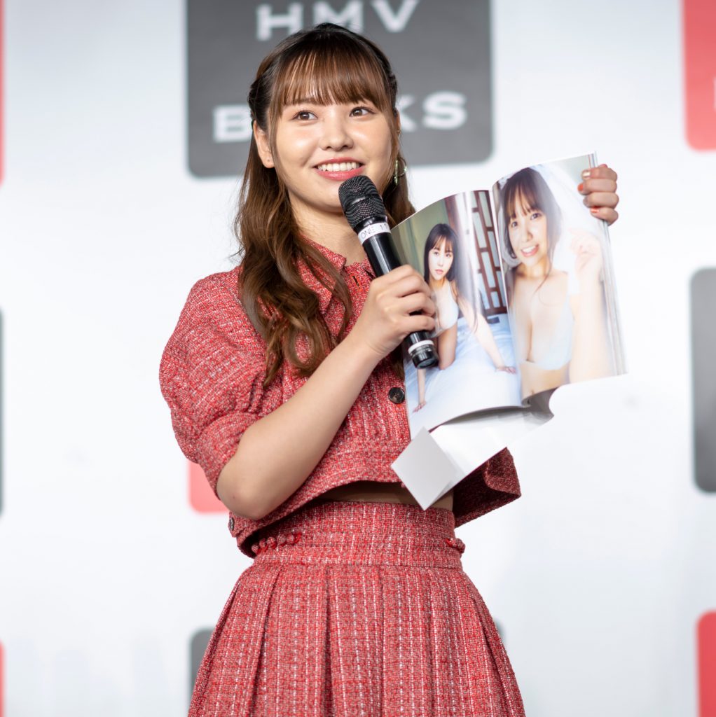 本郷柚巴写真集「どこを見ればいい？」(講談社)取材会より