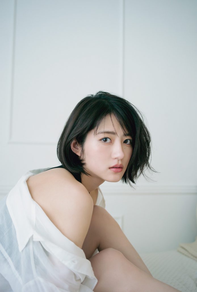 若月佑美フォトエッセイ「履きなれない靴を履き潰すまで」より