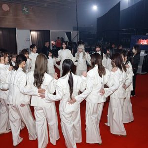 1万5千人が大熱狂！櫻坂46、フランス・パリにて櫻咲く