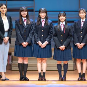 「まりぃとぱるは正々堂々と楽しんで演じています！」共演者が明かす日向坂46森本茉莉＆山口陽世…W主演舞台の“幕が上がる”