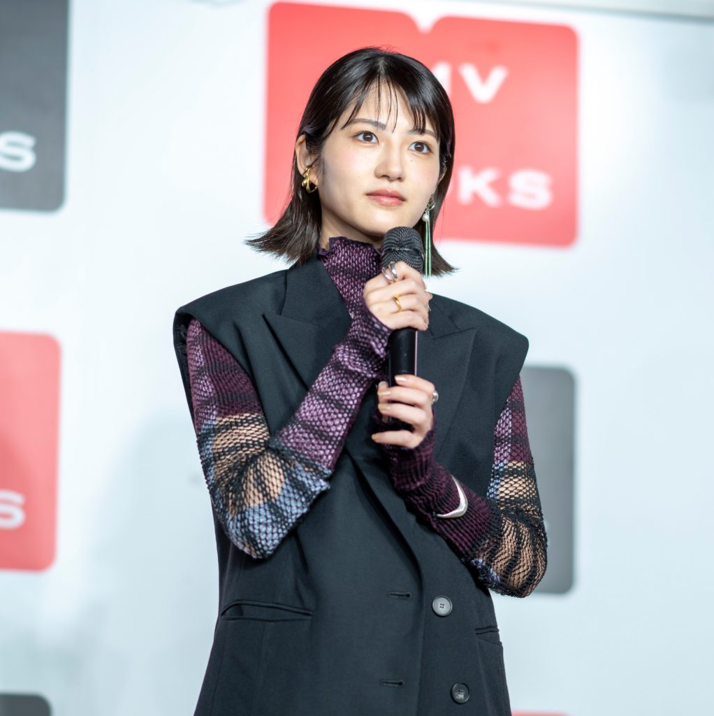 若月佑美1stフォトブック「履きなれない靴を履き潰すまで」出版記念取材会より