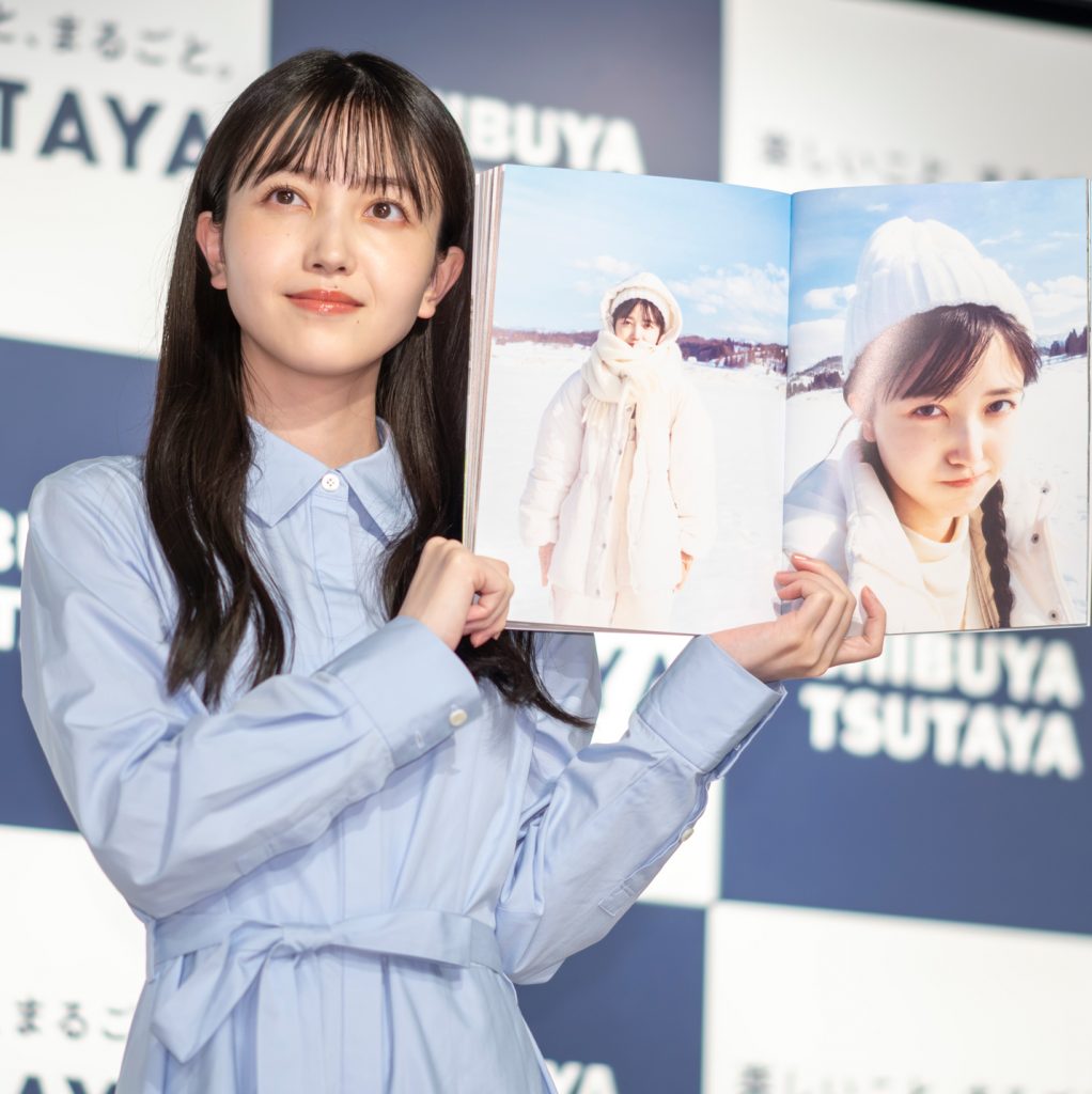 乃木坂46・久保史緒里が1st写真集『交差点』(集英社)発売記念取材会に出席