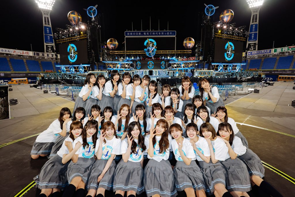 日向坂46、横浜スタジアム集合ショット