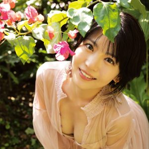 “あざとかわいい”レースクイーン佐々木萌香、1st写真集発売！天真爛漫な笑顔＆美ボディー披露