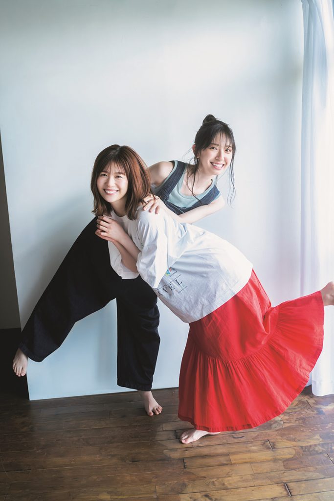 「B.L.T.2023年9月号」表紙＆巻頭グラビアを飾る日向坂46松田好花＆金村美玖