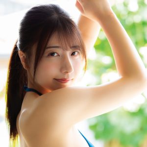 鈴木優香、大人の魅力あふれるグラビアショット披露