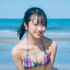 日向坂46上村ひなの1st写真集「そのままで」よりフレッシュな水着カット初解禁