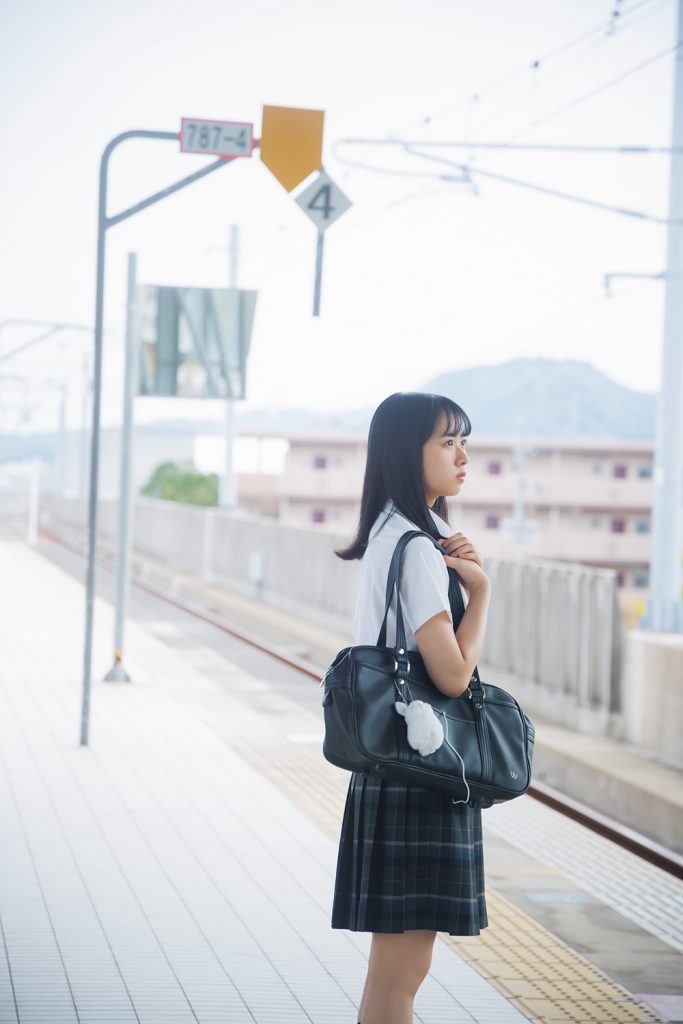 日向坂46上村ひなのソロ写真集「そのままで」＠Loppi・HMV限定裏表紙