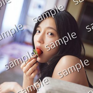 乃木坂46早川聖来、黒ランジェリー姿を初披露…“卒業記念”写真集より最後の特典ポストカード図柄到着