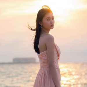 乃木坂46遠藤さくら1st写真集より“さくら色”の大人ドレス姿解禁