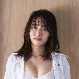 志田音々、大人かわいいナチュラルなグラビアショット