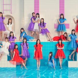 乃木坂46「おひとりさま天国」公認店決定！梅澤美波＆弓木奈於が“公認ステッカー”を手渡す