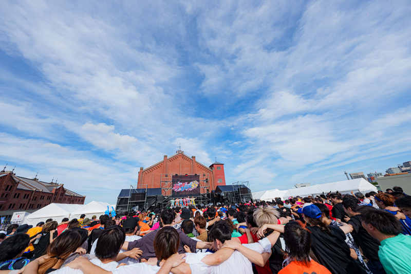 「赤レンガ スプラッシュ祭」を開催したFES☆TIVE／Photo:ポテ ヤマムラ