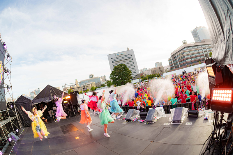 「赤レンガ スプラッシュ祭」を開催したFES☆TIVE／Photo:ポテ ヤマムラ