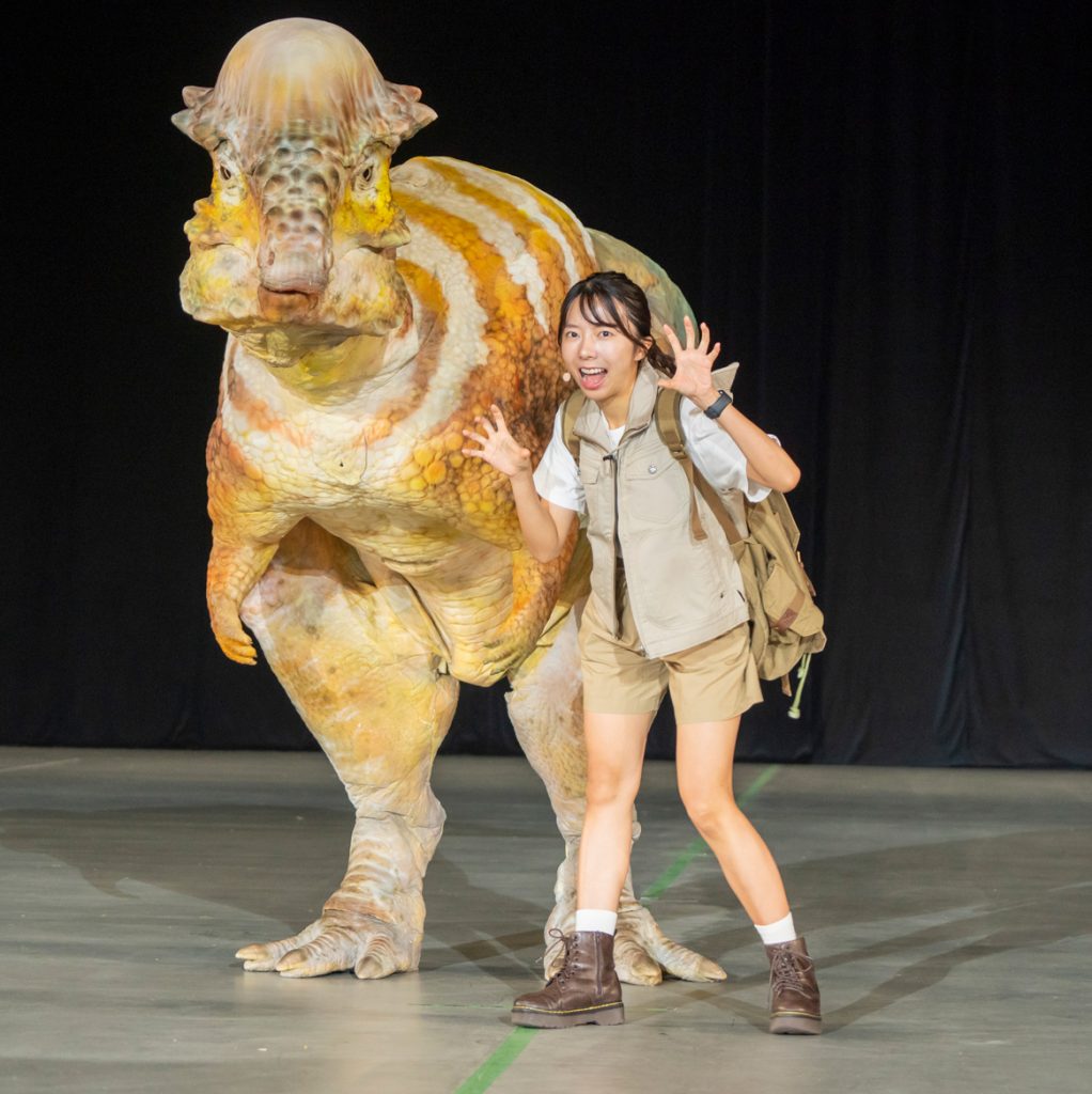 「DINO SAFARI GIGANT」オープニングセレモニーに出席した中村麻里子