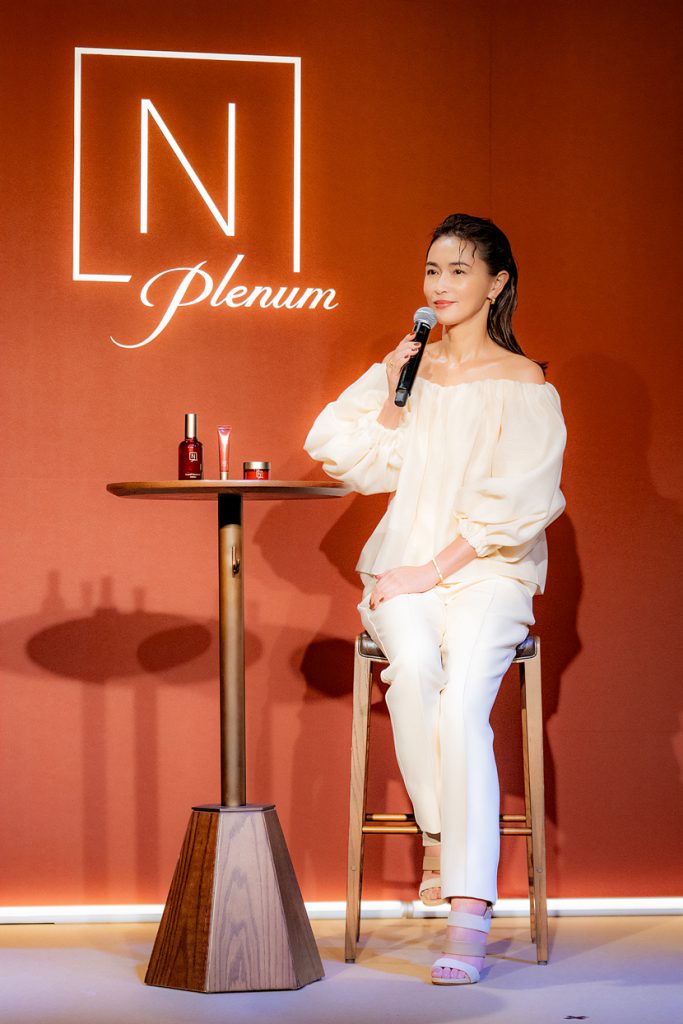 「N organic Plenum」新シリーズ発表会に出席した長谷川京子