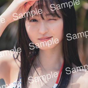 乃木坂46遠藤さくら、破壊力抜群！三角ビキニのウインクショット解禁…1st写真集「可憐」より封入特典ポストカード第5弾到着